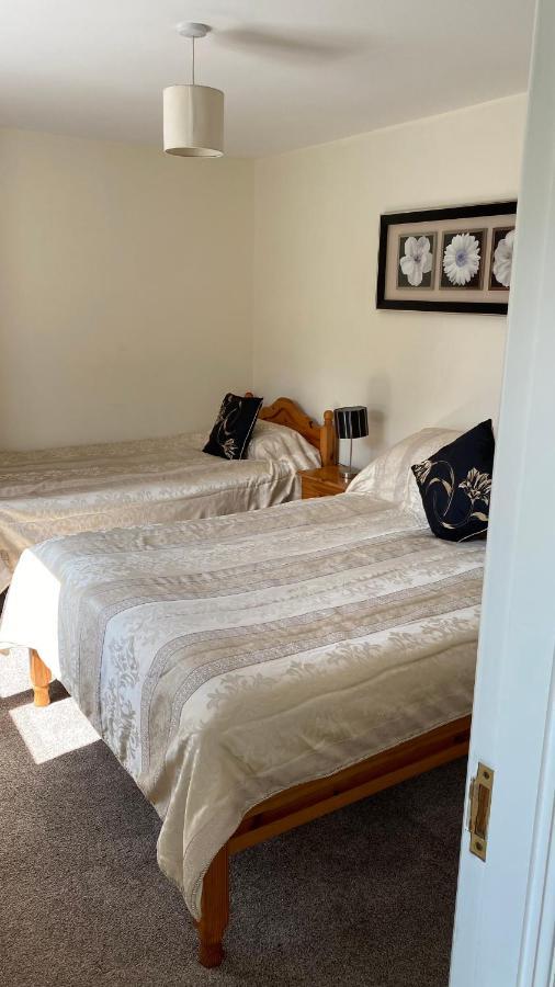 Hill Sea View Cottage เกลนการ์ริฟฟ์ ภายนอก รูปภาพ